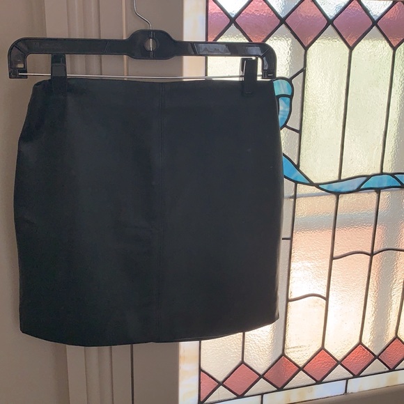 HOLLISTER FAUX VEGAN LEATHER MINI SKIRT